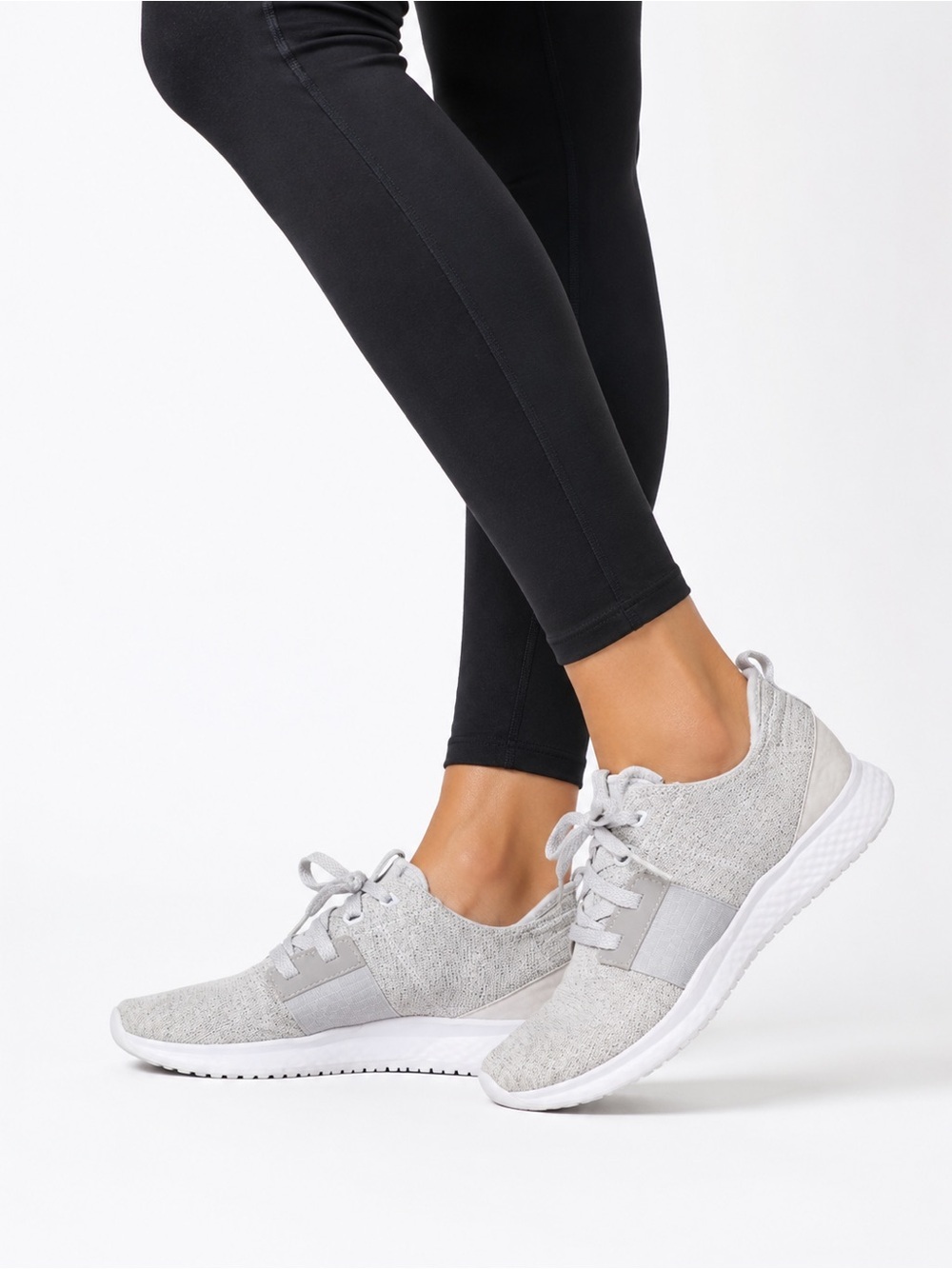 Reebok 6 1/2 Light Gray Knit Athletic Sneakers - Picture 1 of 12